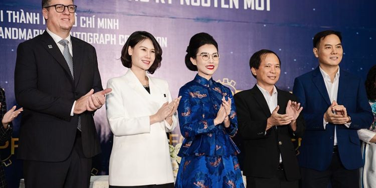 Lãnh đạo khu công nghiệp tham dự IPGOLF TOUR trong không gian golf cao cấp, ký kết hợp tác chiến lược VIZ và 54 - 2