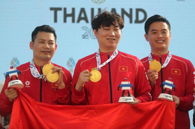 "Khúc độc hành" đến đỉnh vinh quang và kỳ tích từ những đôi tay thép - 5