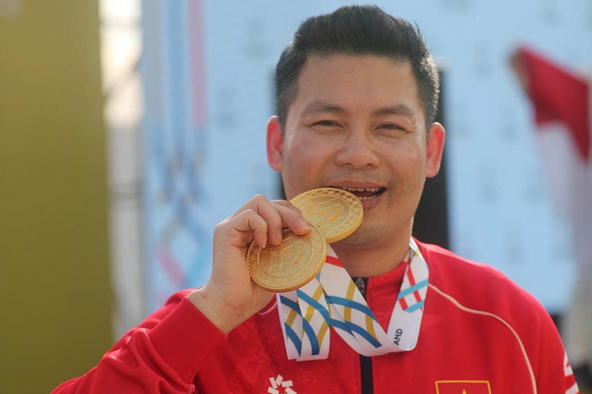 "Khúc độc hành" đến đỉnh vinh quang và kỳ tích từ những đôi tay thép - 6