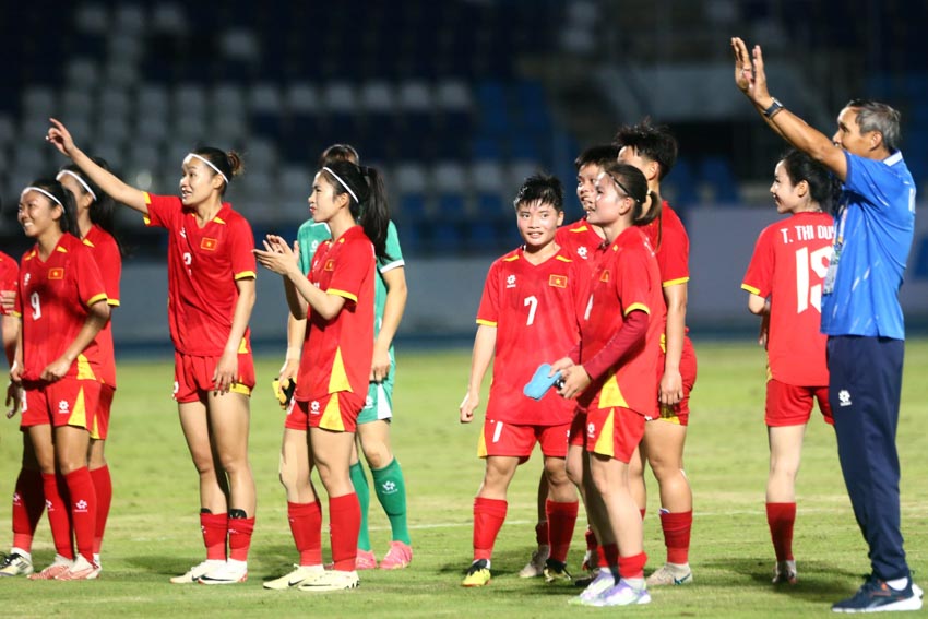 Nữ Việt Nam "Tắm Mưa Bàn Thắng" 7-0: Hải Yến Mở Hội, Thái Thị Thảo Lập Hat-trick! - 8