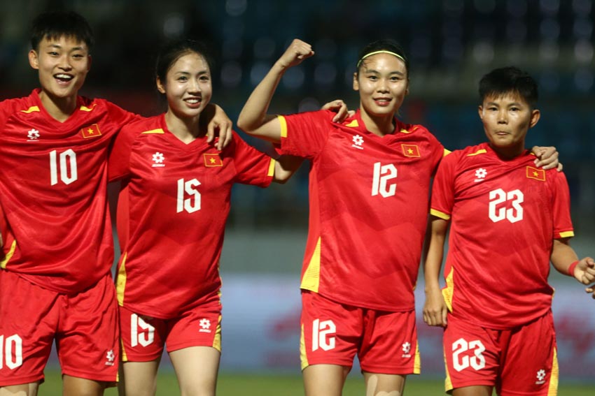 Nữ Việt Nam "Tắm Mưa Bàn Thắng" 7-0: Hải Yến Mở Hội, Thái Thị Thảo Lập Hat-trick! - 1