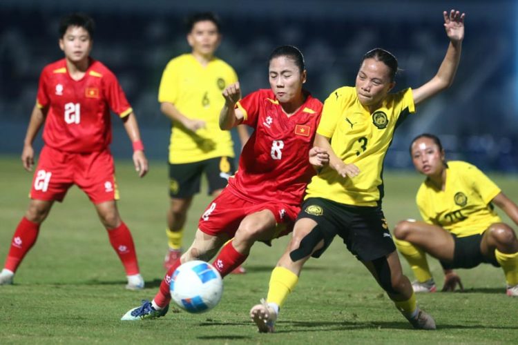 Nữ Việt Nam "Tắm Mưa Bàn Thắng" 7-0: Hải Yến Mở Hội, Thái Thị Thảo Lập Hat-trick! - 2