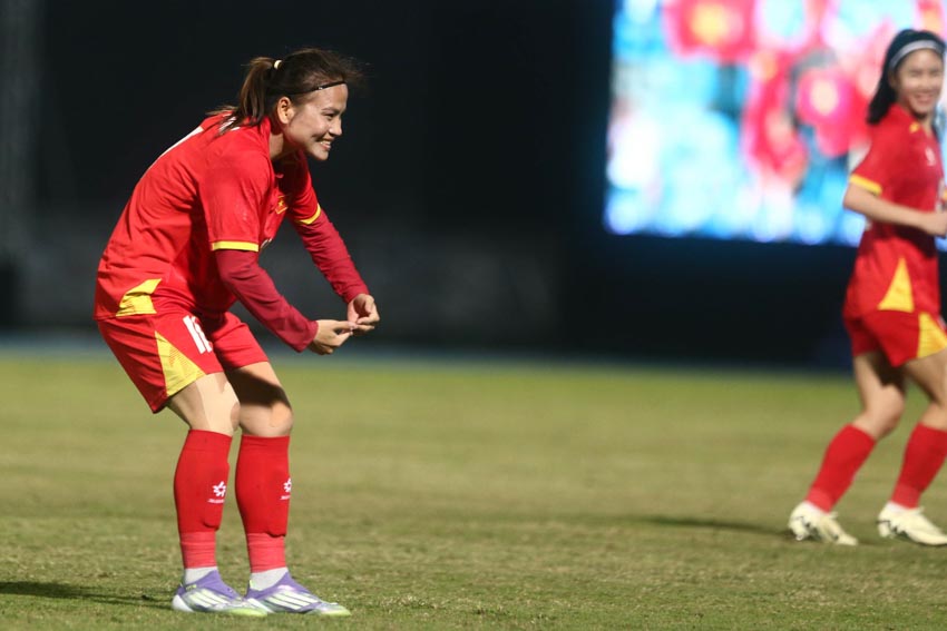 Nữ Việt Nam "Tắm Mưa Bàn Thắng" 7-0: Hải Yến Mở Hội, Thái Thị Thảo Lập Hat-trick! - 5