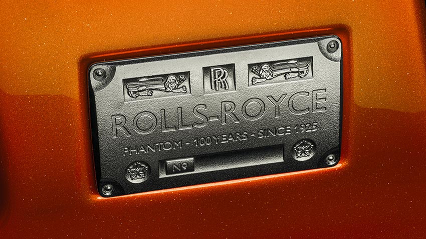 Rolls-Royce Phantom Centenary Private Collection với Spirit of Ecstasy vàng nguyên khối và nội thất Bespoke thủ công - 4