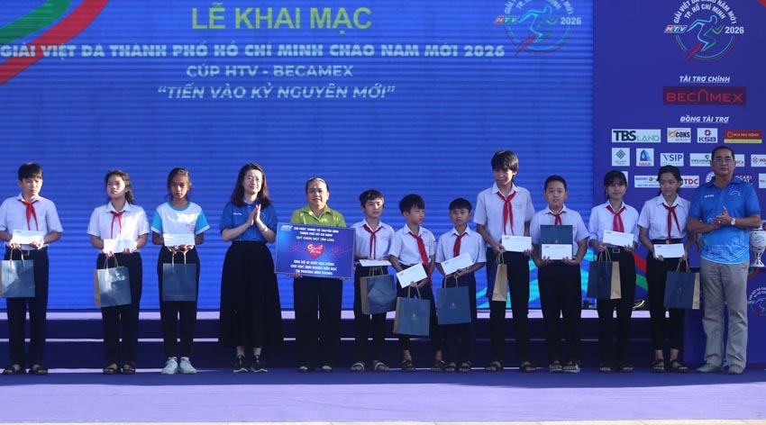 Gần 15.000 VĐV "Tiến vào kỷ nguyên mới" tại Giải Việt dã chào năm mới 2026 - 2
