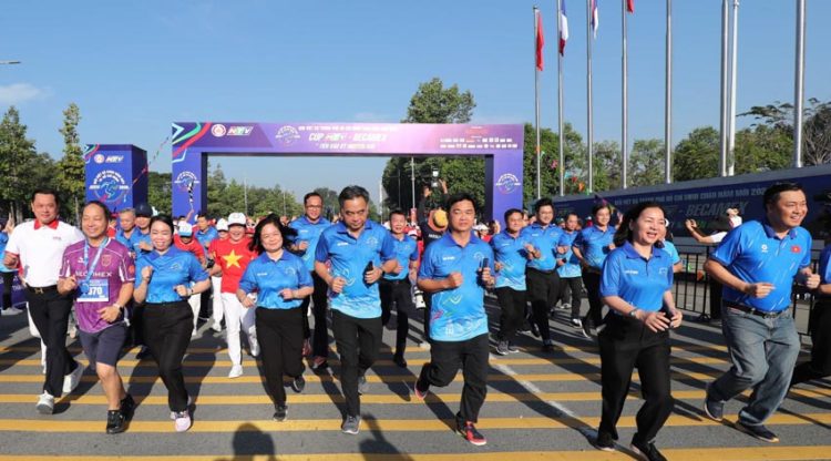 Gần 15.000 VĐV "Tiến vào kỷ nguyên mới" tại Giải Việt dã chào năm mới 2026 - 3