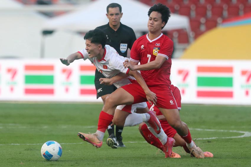 U22 Việt Nam nhọc nhằn thắng Lào 2-1, Đình Bắc lập cú đúp - 3