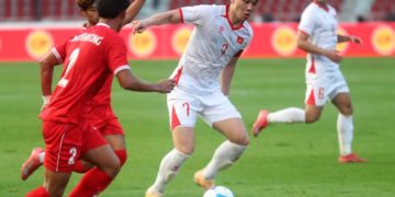 U22 Việt Nam nhọc nhằn thắng Lào 2-1, Đình Bắc lập cú đúp - 4