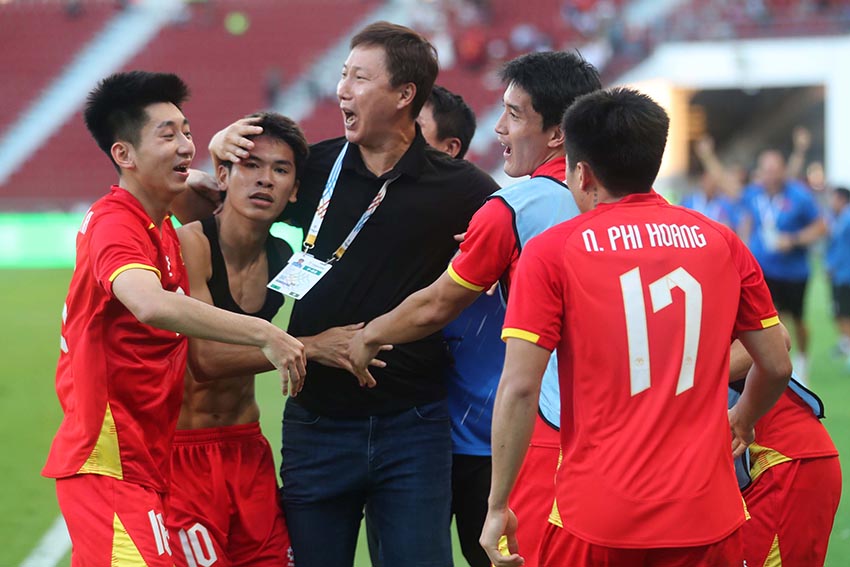 U22 Việt Nam thắng kịch tính, đối đầu U22 Thái Lan ở chung kết Sea Games 33 - 6