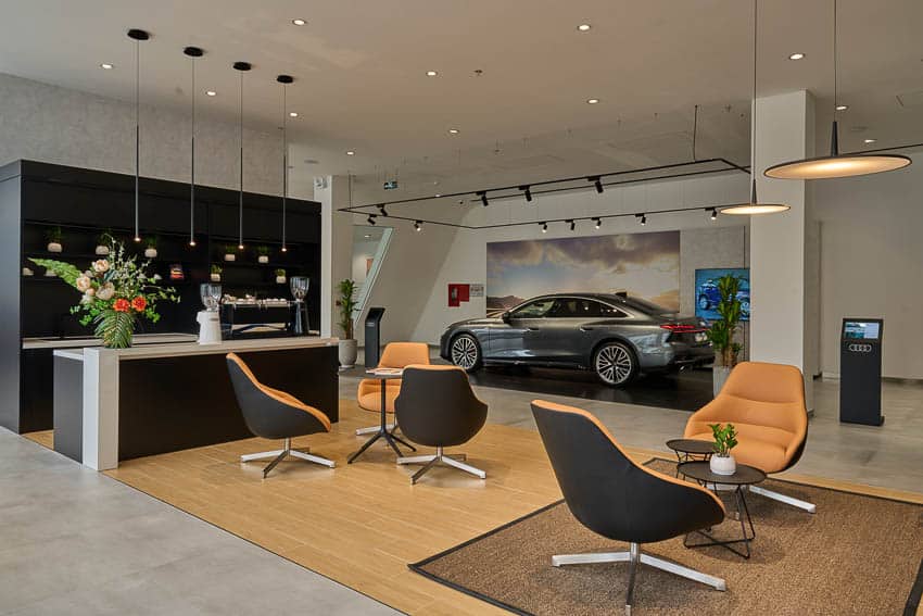 Audi tái định nghĩa trải nghiệm xe sang tại Việt Nam: Bắt đầu từ showroom