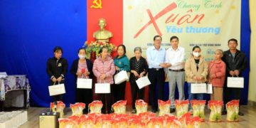 ERAS LAND trao quà Tết cho người dân có hoàn cảnh khó khăn tại Lâm Đồng trong chương trình Xuân Yêu Thương 2026 - 1