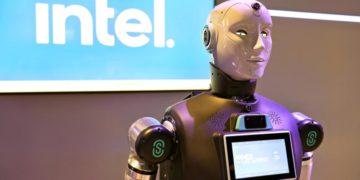 Gian trưng bày Intel tại CES 2026 với các laptop sử dụng Intel Core Ultra Series 3