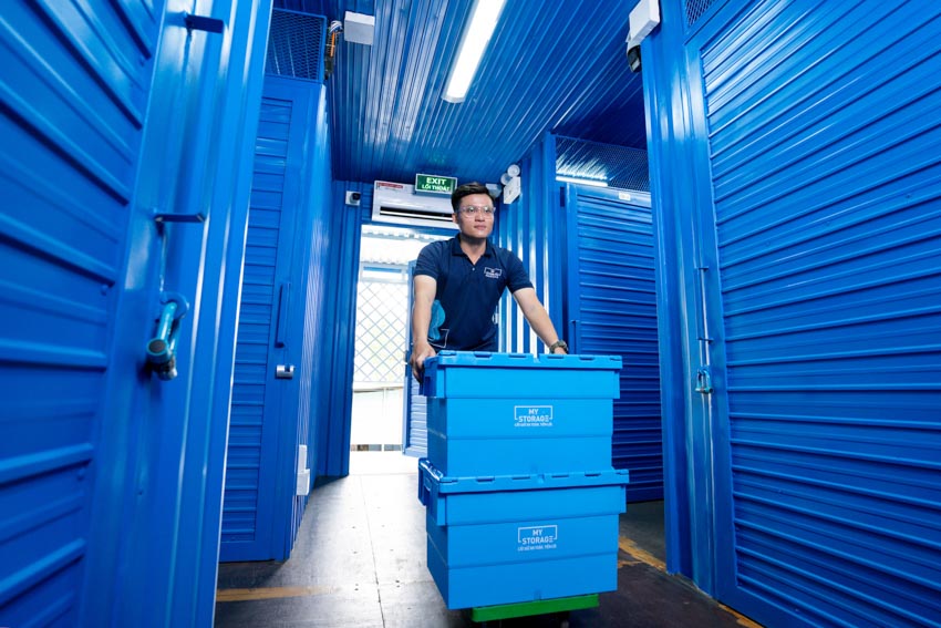 Ông Aric Austin, nhà sáng lập kiêm CEO MyStorage, tại cơ sở kho tự quản mới ở An Phú Sports Par