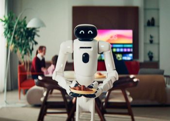 Robot hình người CLOiD của LG trình diễn khả năng làm việc nhà tại CES 2026 ở Las Vegas - 1