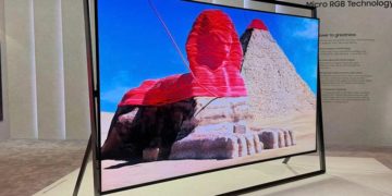 TV Micro RGB 130 inch của Samsung trưng bày tại CES 2026 với thiết kế khung Timeless Frame
