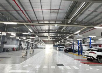 Showroom và xưởng dịch vụ Toyota tại Việt Nam, minh họa hoạt động bán hàng và hậu mãi
