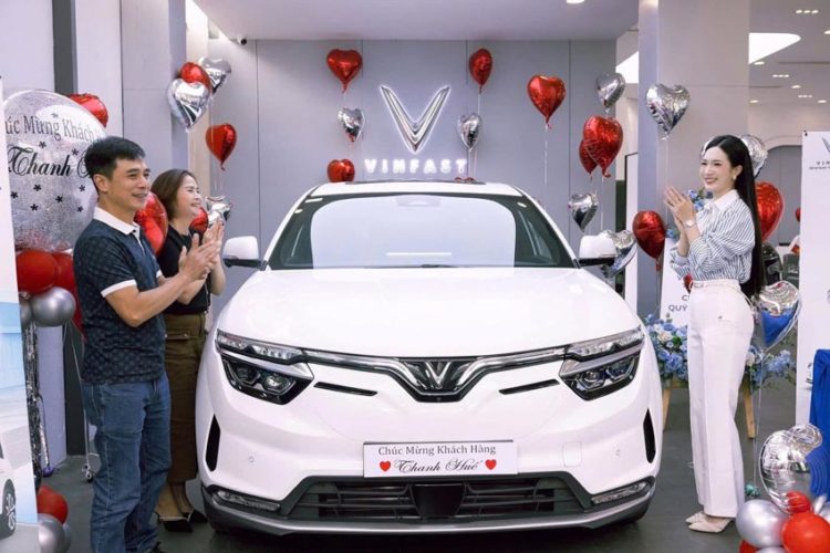 Dòng xe điện VinFast và trạm sạc V-Green tại Việt Nam