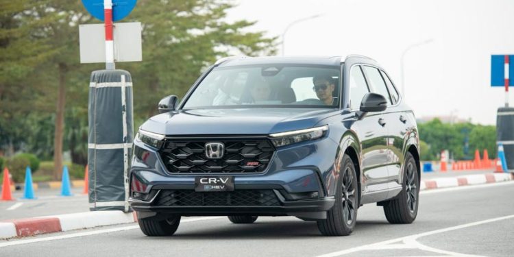 Honda Việt Nam công bố giá bán CR-V e:HEV lắp ráp trong nước, từ 1,17 tỷ đồng