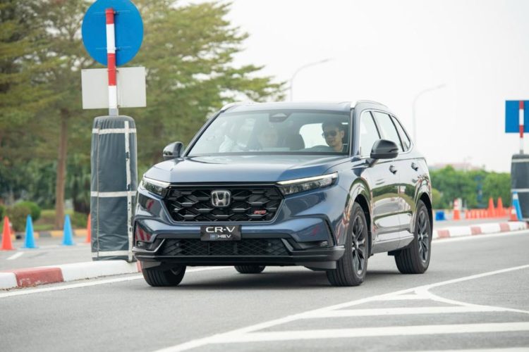 Honda Việt Nam công bố giá bán CR-V e:HEV lắp ráp trong nước, từ 1,17 tỷ đồng