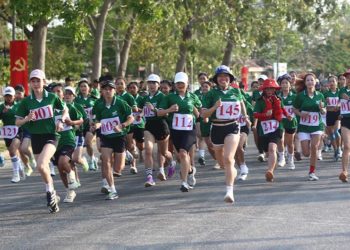 Sôi động Giải Leo núi Tà Cú mở rộng 2026 - 2