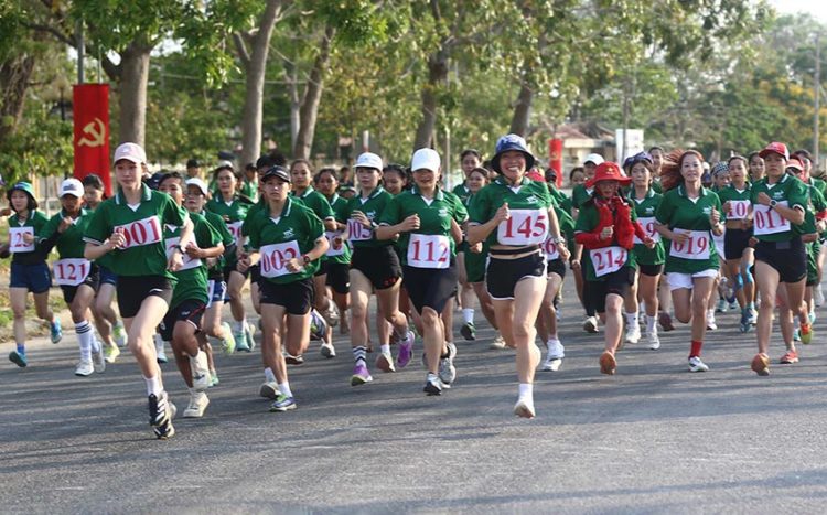 Sôi động Giải Leo núi Tà Cú mở rộng 2026 - 2