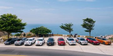 Dây chuyền bàn giao ô tô điện VinFast tại Việt Nam tháng 1/2026 với các mẫu Limo Green và VF 3