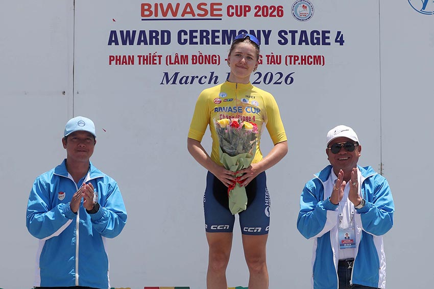 Áo xanh đổi chủ từ Thu Mai sang Nguyễn Thị Thật sau 4 chặng - 2