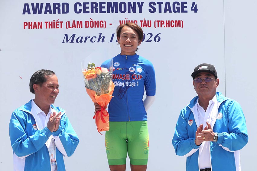 Áo xanh đổi chủ từ Thu Mai sang Nguyễn Thị Thật sau 4 chặng - 3