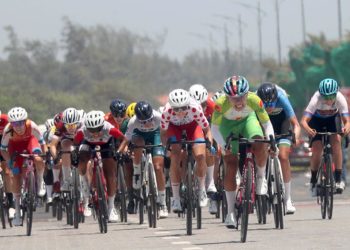 Áo xanh đổi chủ từ Thu Mai sang Nguyễn Thị Thật sau 4 chặng - 4