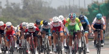 Áo xanh đổi chủ từ Thu Mai sang Nguyễn Thị Thật sau 4 chặng - 4