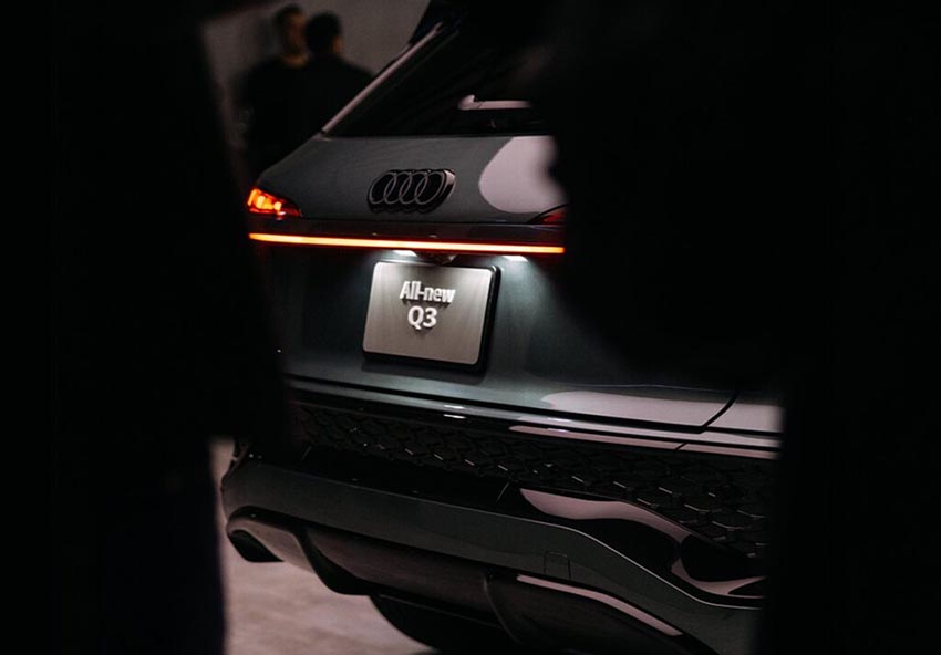 Audi R26 Formula 1 concept ra mắt tại Triển lãm Ô tô Quốc tế Canada 2026 với thiết kế đỏ đen tối giản, ngôn ngữ hiện đại - 6