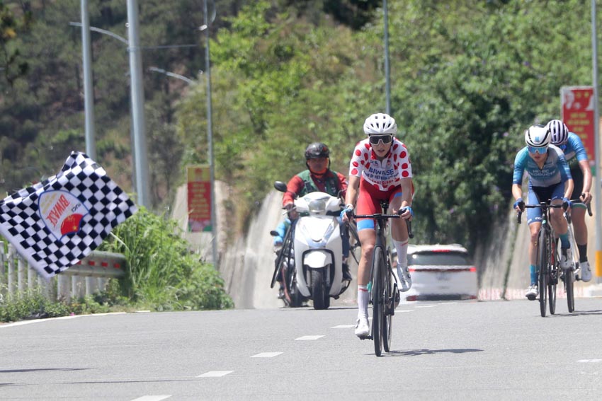 Biwase TOV 2026: Komina Marina thắng "Khúc Cua Tử Thần", “Xé” Áo Vàng tại Đà Lạt - 4