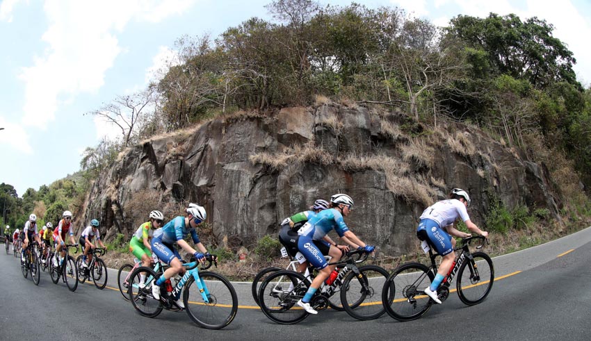 Komina Marina trở thành "nữ hoàng leo núi", Gissinger Oda thắng chặng trong gang tấc - 3