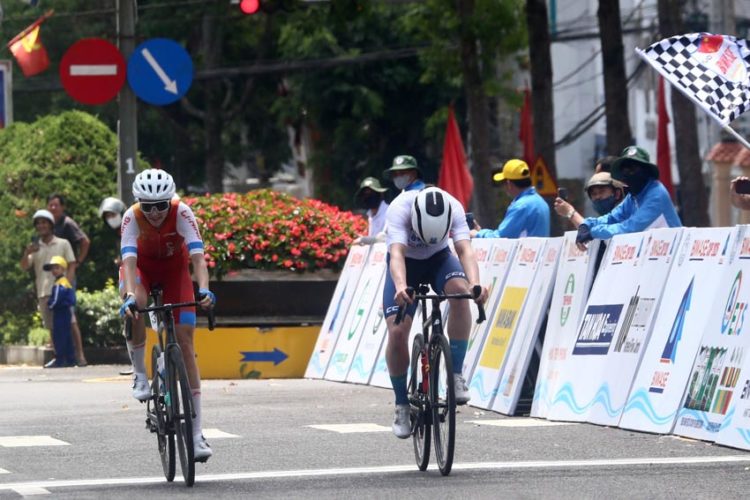 Komina Marina trở thành "nữ hoàng leo núi", Gissinger Oda thắng chặng trong gang tấc - 5