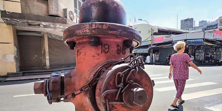 Dạo chơi cùng cổ vật đường phố Sài Gòn - 1