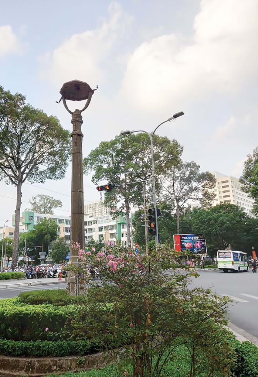 Dạo chơi cùng cổ vật đường phố Sài Gòn - 4