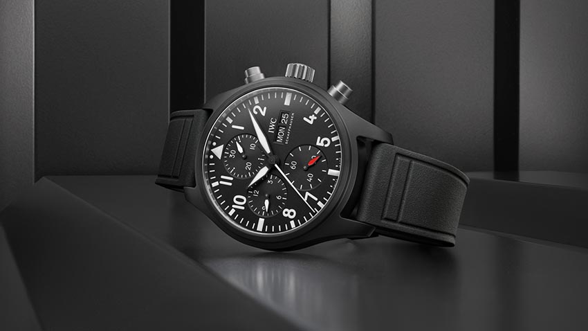 IWC Pilot Chronograph 41 Oceana ceramic xanh và phiên bản Top Gun đen trên cổ tay - 2
