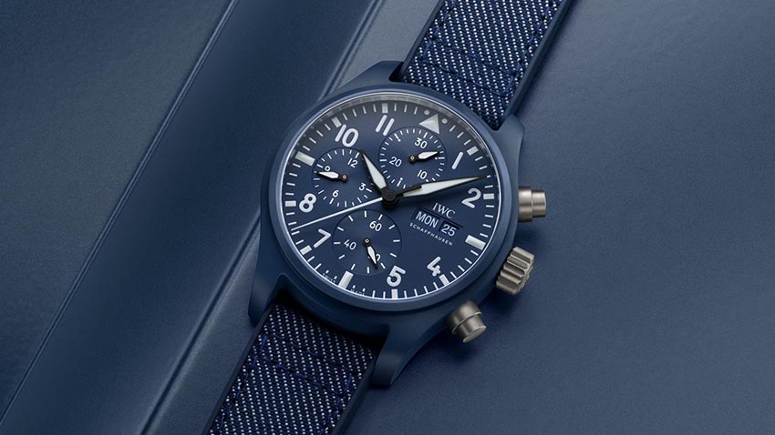 IWC Pilot Chronograph 41 Oceana ceramic xanh và phiên bản Top Gun đen trên cổ tay - 3