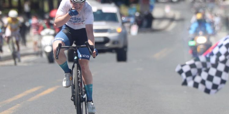 Komina Marina đoạt cú đúp Áo vàng, Áo chấm đỏ, Nguyễn Thị Thật áo xanh, Gissinger Oda áo trắng và Bùi Thị Huệ MISS Biwase TOV - 6