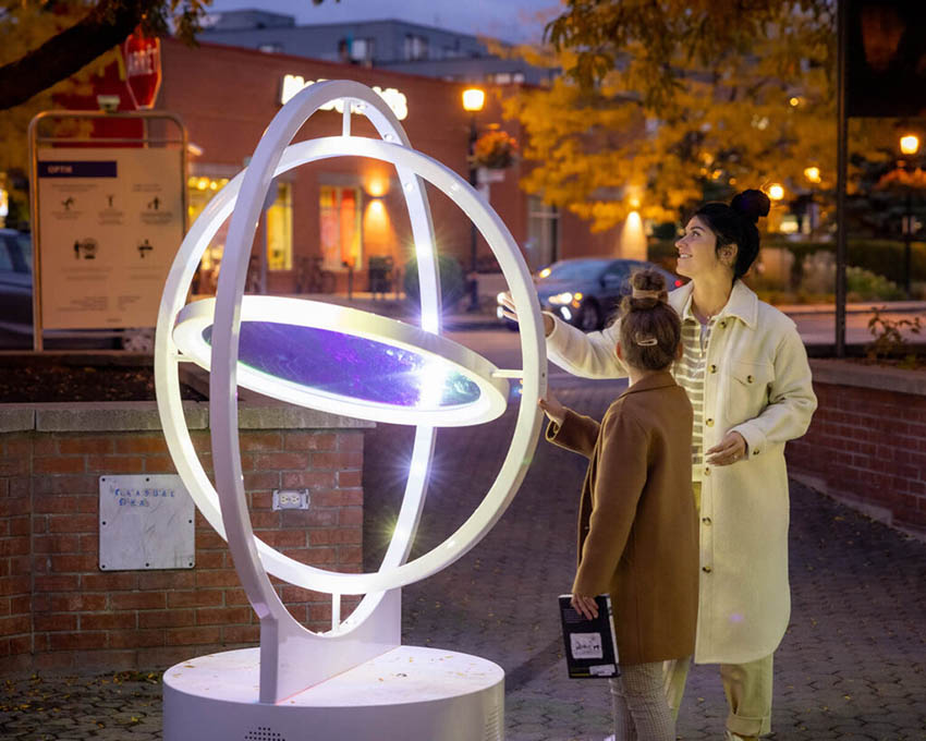 Tác phẩm nghệ thuật công cộng tương tác trong không gian đô thị với người dân tham gia trải nghiệm - 7