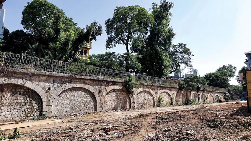 Những chuyến tàu xuyên qua thành phố - 2