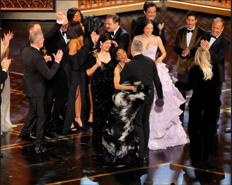 Oscars 2026: 'One Battle After Another' đại thắng với 6 tượng vàng - 1