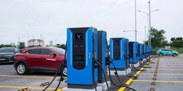Hệ thống siêu trạm sạc xe điện V-Green trên quốc lộ Việt Nam