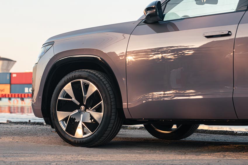 Volkswagen Teramont Pro ra mắt tại Việt Nam với thiết kế SUV cỡ lớn và nội thất cao cấp - 4