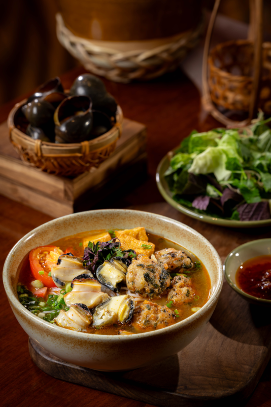 chuyện bún ốc nóng