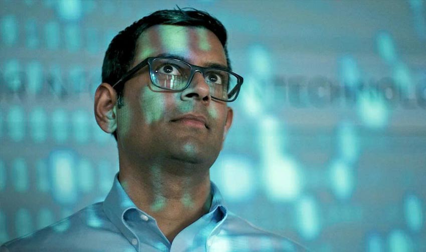 Hình minh họa trí tuệ nhân tạo và con người trong thế giới số đầy dữ liệu - 2