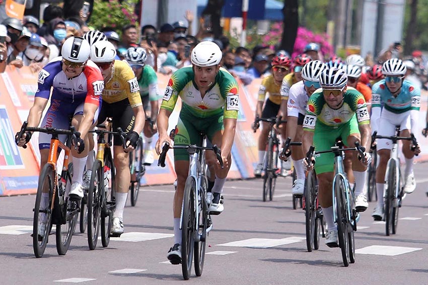 Áo vàng Yarash vẫn “Bất biến”, Clement Em chiến thắng tại chặng 13 Cúp HTV – Tôn Đông Á 2026 - 1