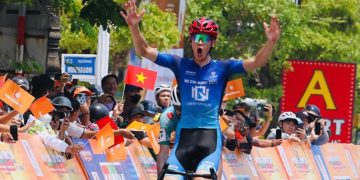 Cuộc “Xé” áo tổng lực Vàng,  Đỏ, Cam, Trắng và Đồng đội sau chặng 10 Cúp HTV – Tôn Đông Á - 2