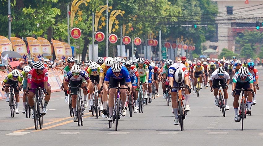 Ê kíp TPHCM thống trị thế trận, bảo vệ thành công Áo vàng Cúp HTV – Tôn Đông Á 2026 - 1