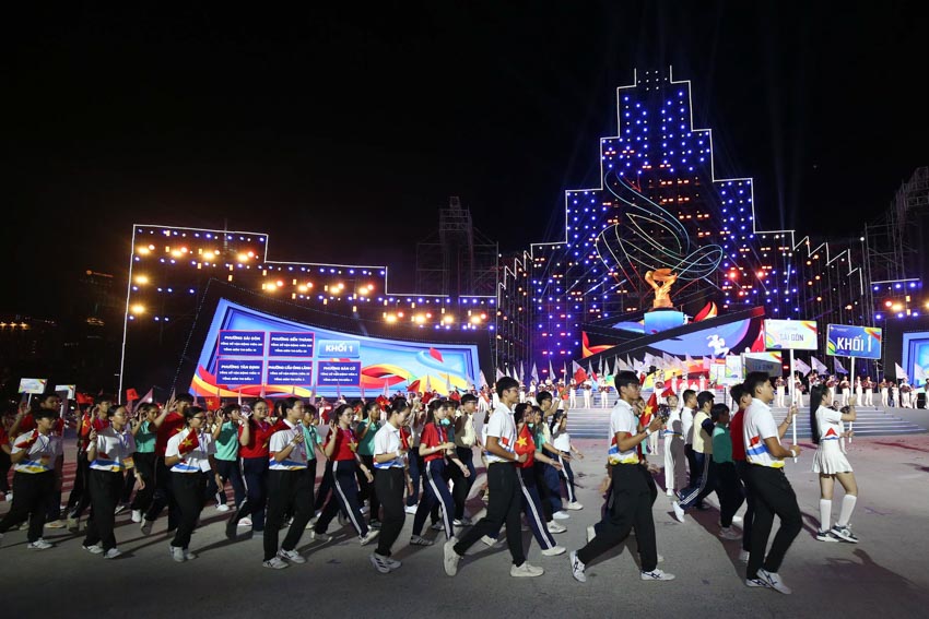 Khai mạc Đại hội TDTT TP.HCM 2026 Ấn tượng không gian mở, quy mô diễu hành kỷ lục - 3